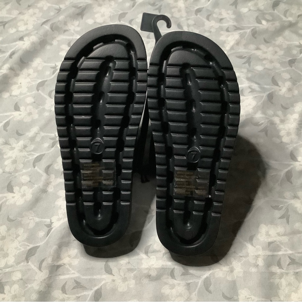 No Boundaries Black Double-Strap Slide Sandals - Picture 3 of 5
